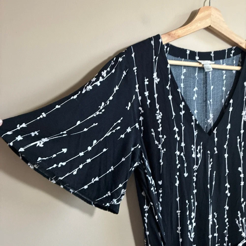 A New Day Floral Flutter Sleeve Dress L Black Womens Rayon V-Neck Tie Waist